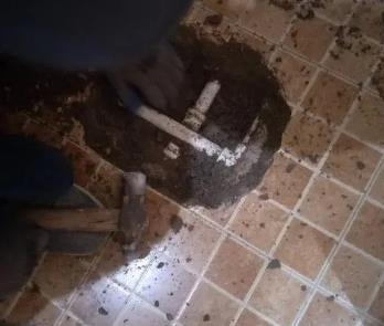 郑州二七区卫生间漏水维修公司为您分享下卫生间渗水如何处理及注意事项