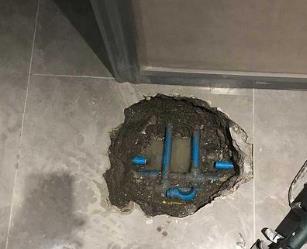 郑州二七区阳台漏水维修公司分享下暖气管道漏水的原因有哪些